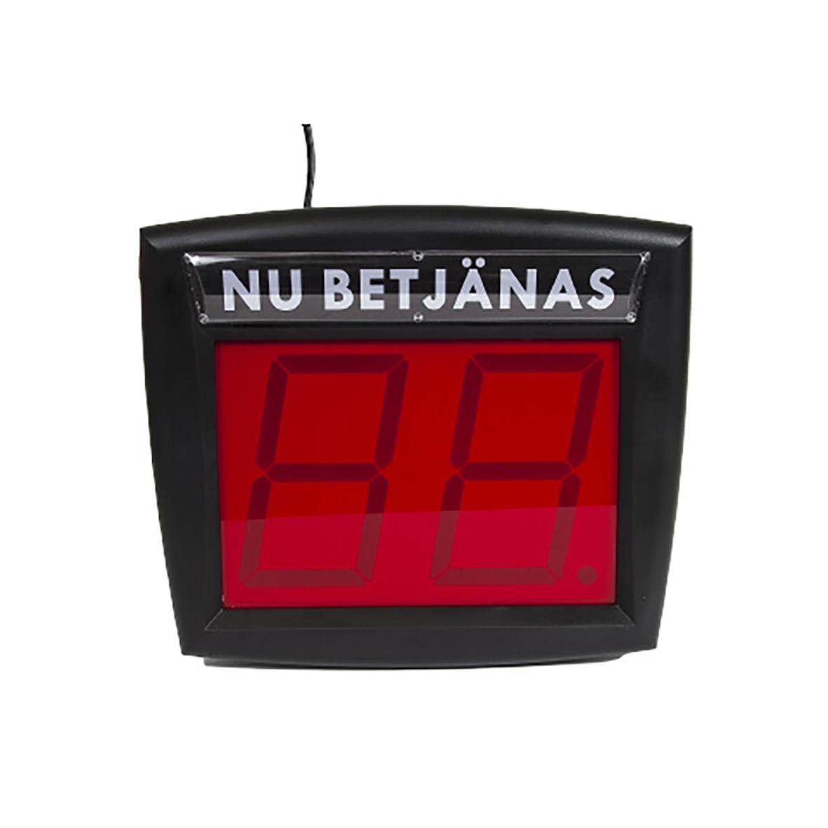 Digital köskylt med text NU BETJÄNAS och nummerdisplay