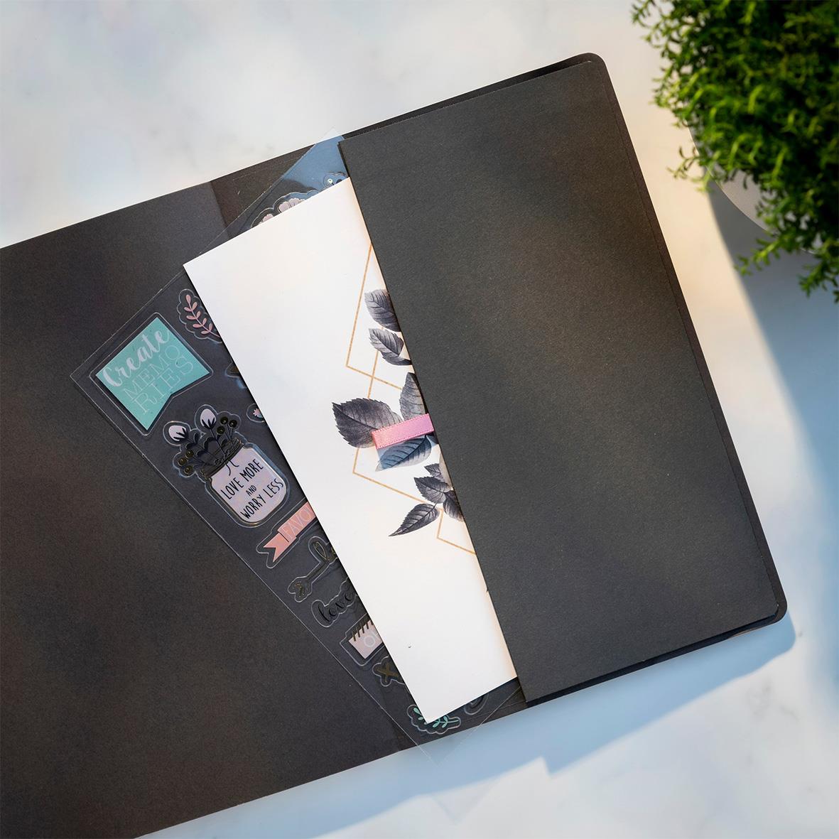 Svart anteckningsbok Burde Deluxe Flower A5 med omslag och blad