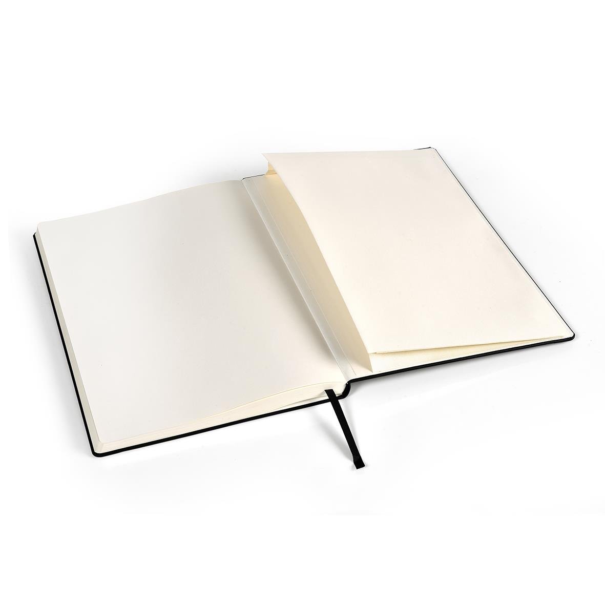 Linjad anteckningsbok i A6 storlek med svart omslag och tomma sidor, öppen mot mitten