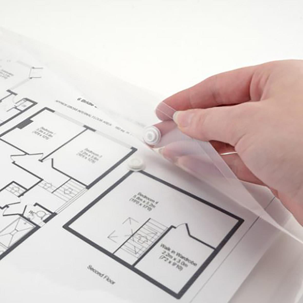 Kuvertmapp ECO 100% återvunnen med knapp, visar ett dokument under en transparent flik