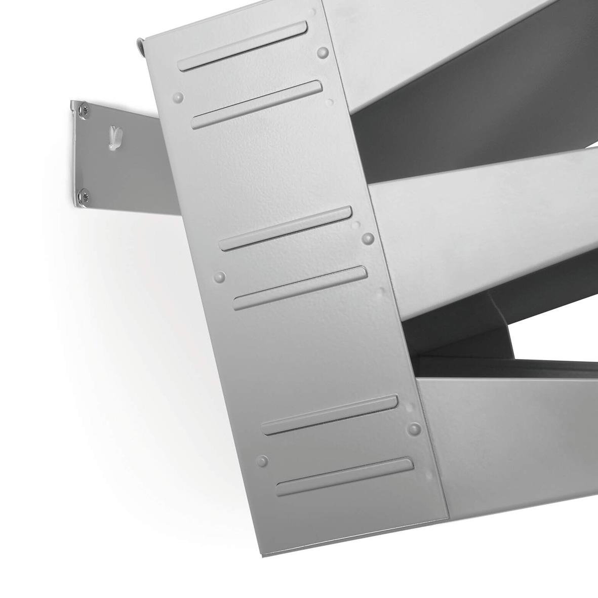 Sorteringsfack i svart metall med tre fack för A4-papper