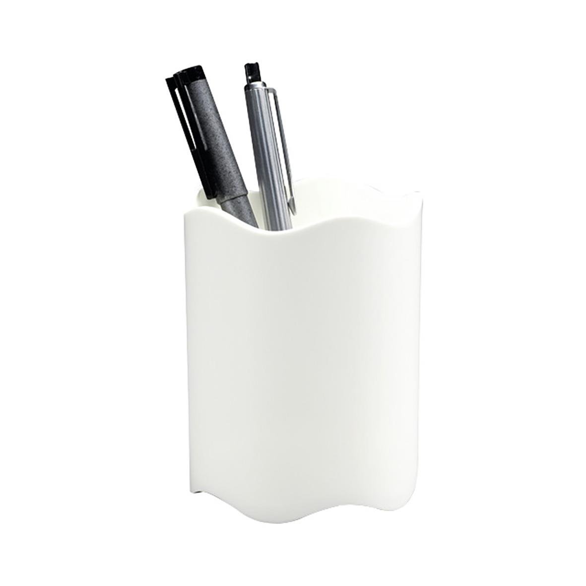 Vit pennhållare med tre pennor, av plast, i minimalistisk design