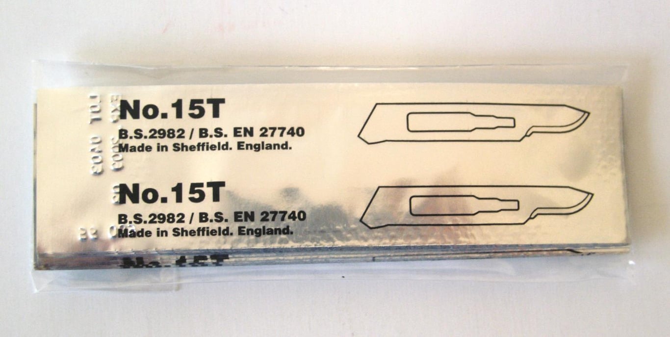 Knivblad Paragon Nr 15 förpackning med två blad, modell No. 15T, tillverkad i Sheffield, England