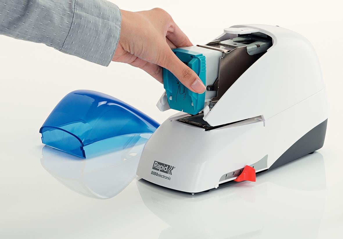 Elhäftare Rapid 5050E Flat Clinch 50 Ark Blå som används för att binda papper