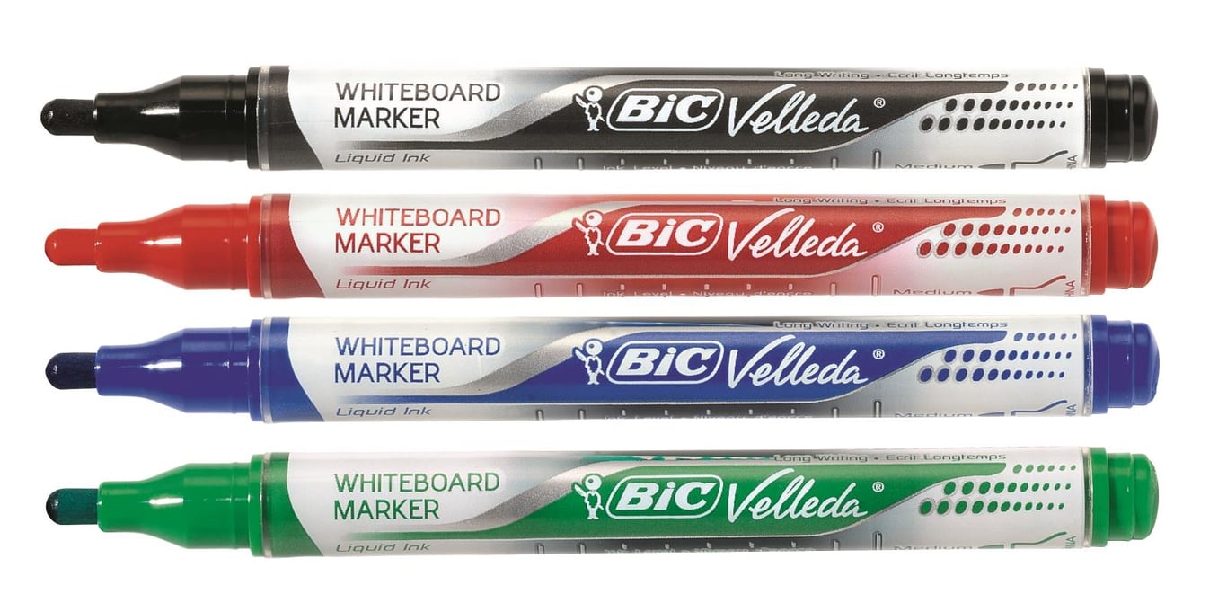 Set med fyra vita tavlepennor i svart, rött, blått och grönt från Bic Velleda