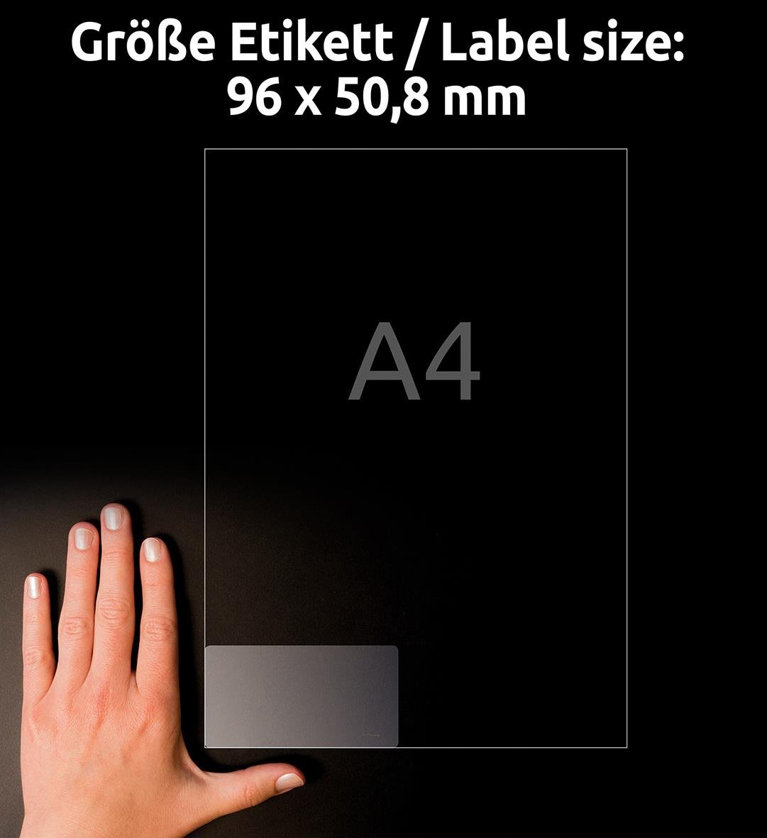 Laseretikett Avery L7783 Crystal Clear 96x50,8mm, A4-ark med etiketter, hand som visar storleken