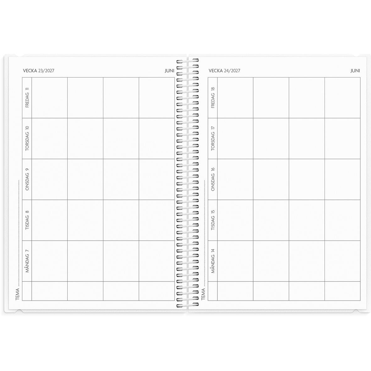 Öppnad lärarkalender för förskolan 2025-2026 med plats för anteckningar om elevnärvaro