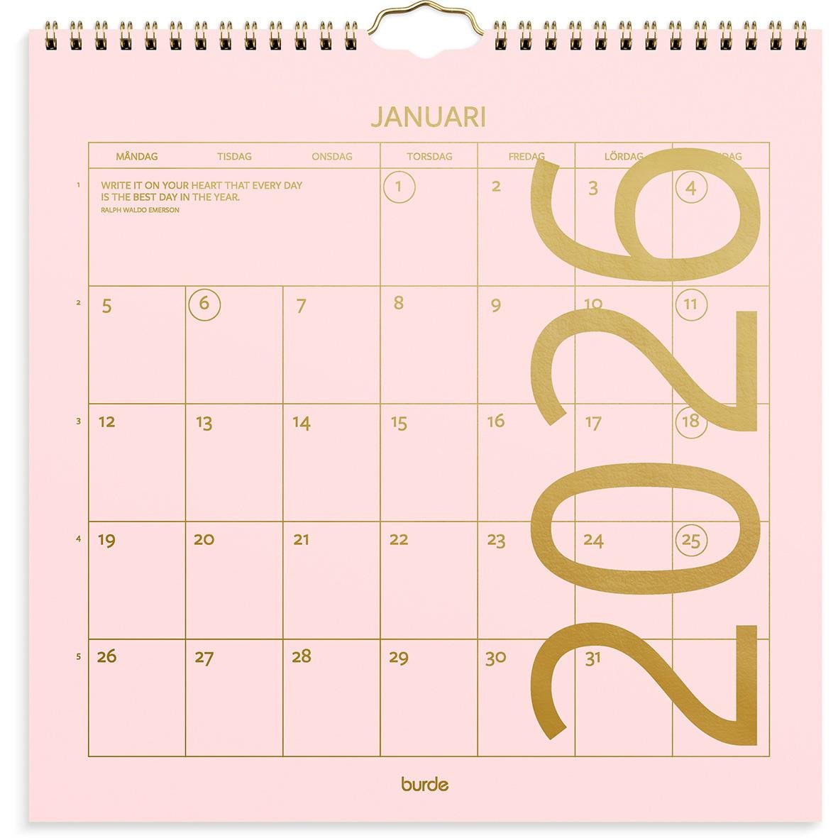 Väggkalender för januari 2026 med rosa bakgrund och stora guldfärgade siffror 2026