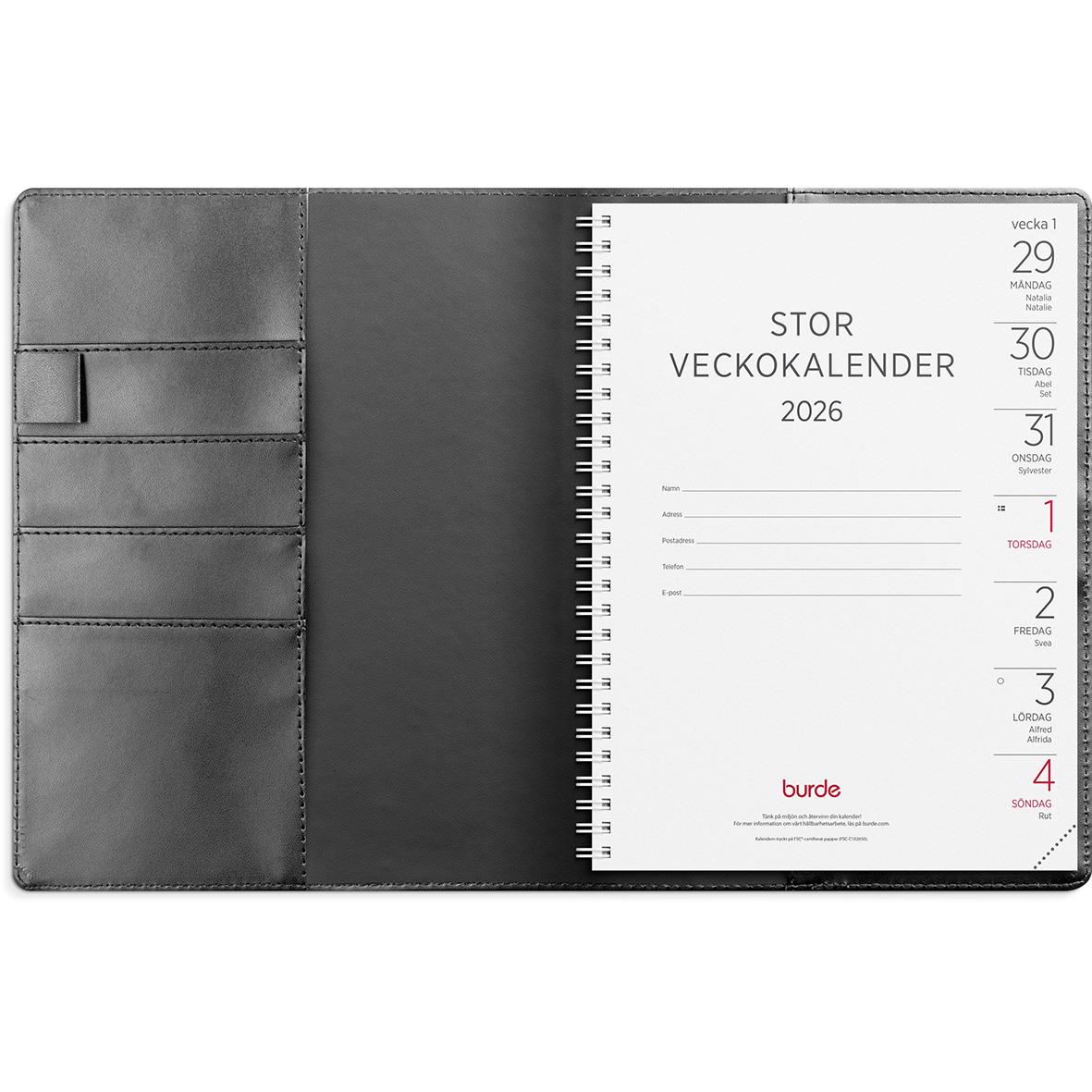 Stor svart veckokalender för 2026 i A5-format med spiralbindning och plats för anteckningar