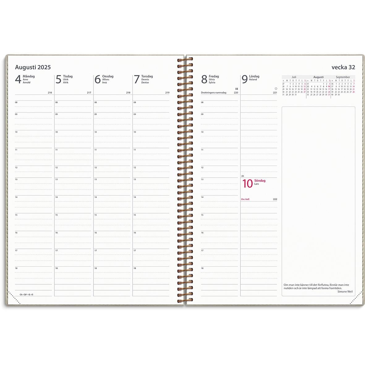 Öppen almanacka för vecka 32 augusti 2025 med beige omslag och veckodagar