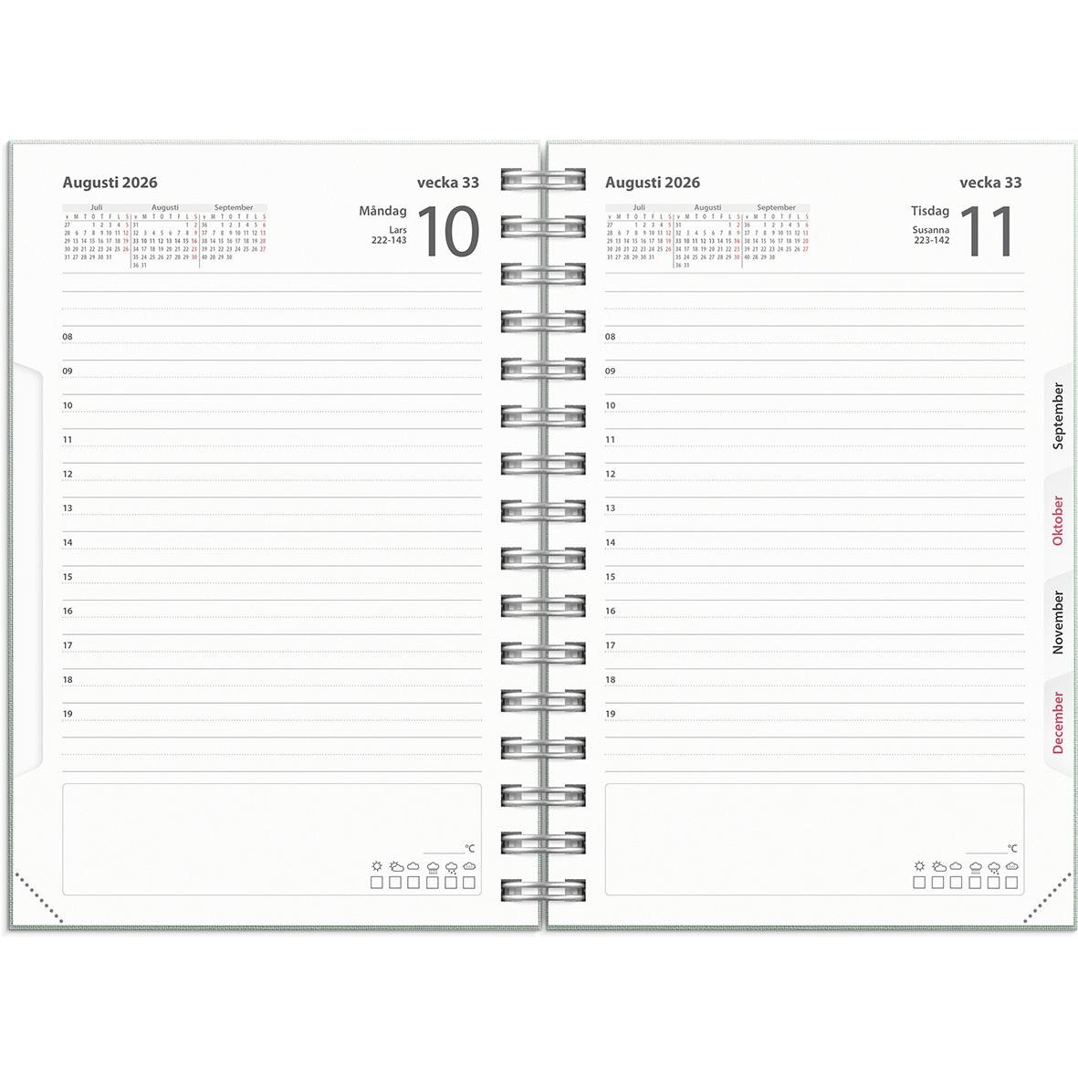 Öppnad grön textildagbok för 2026 med veckoplanering för 10-11 augusti