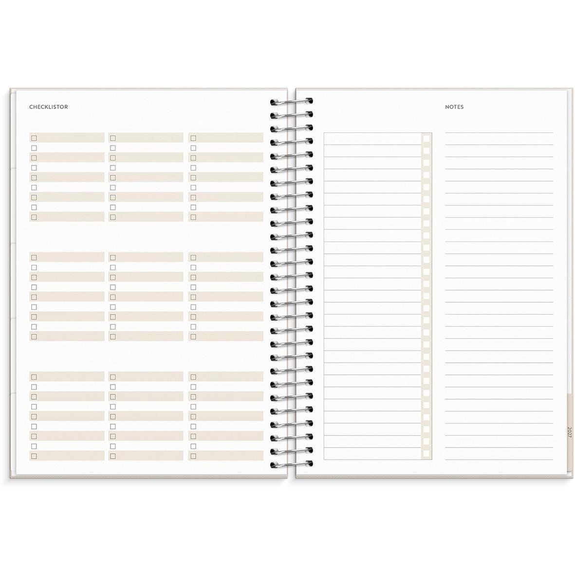 Årsplanerare för familjen 2026 i A5-format med kalender och anteckningssidor