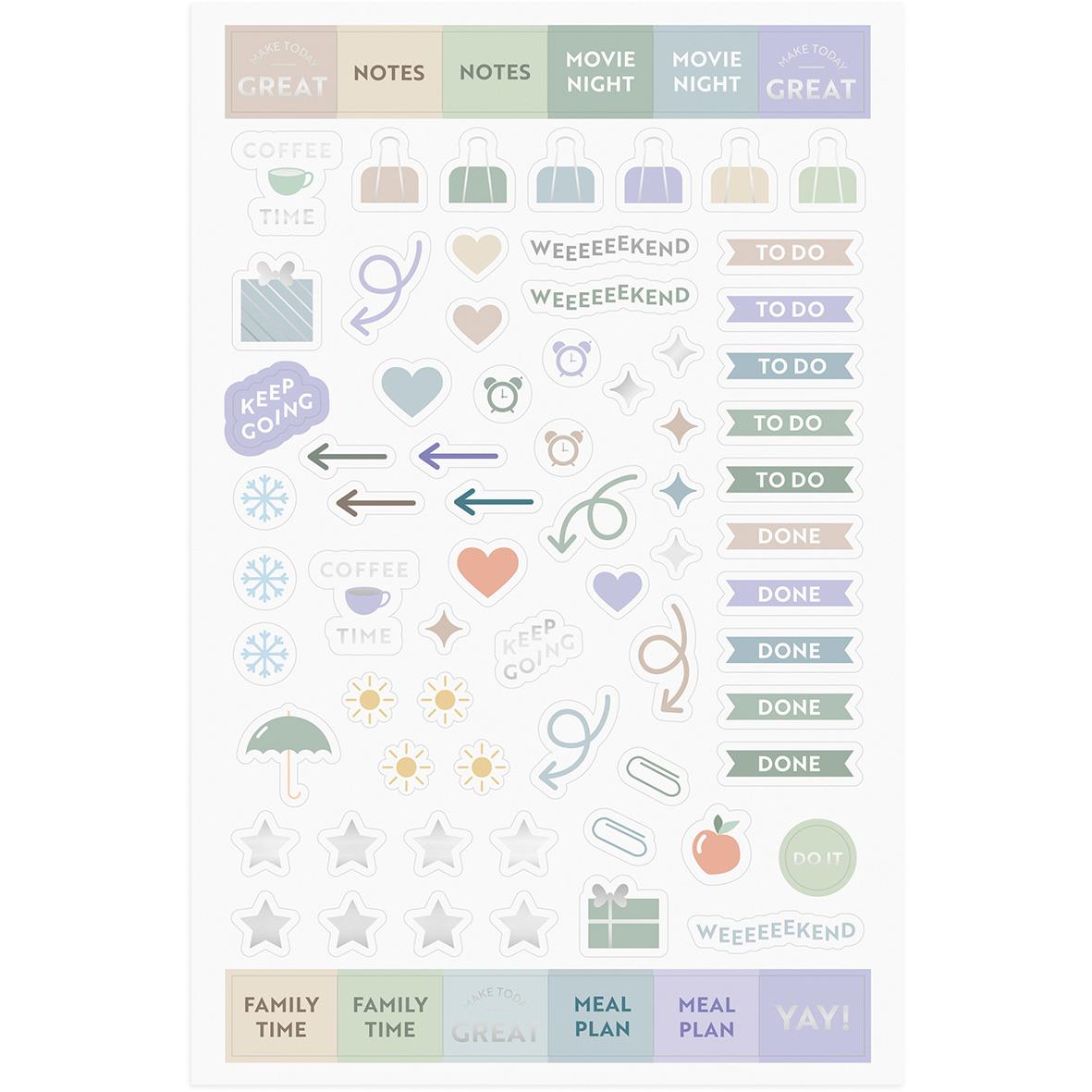 Familjealmanacka för 2026 i A5-format med planerare, anteckningar och dekorationer för familjeliv och organiserad vardag