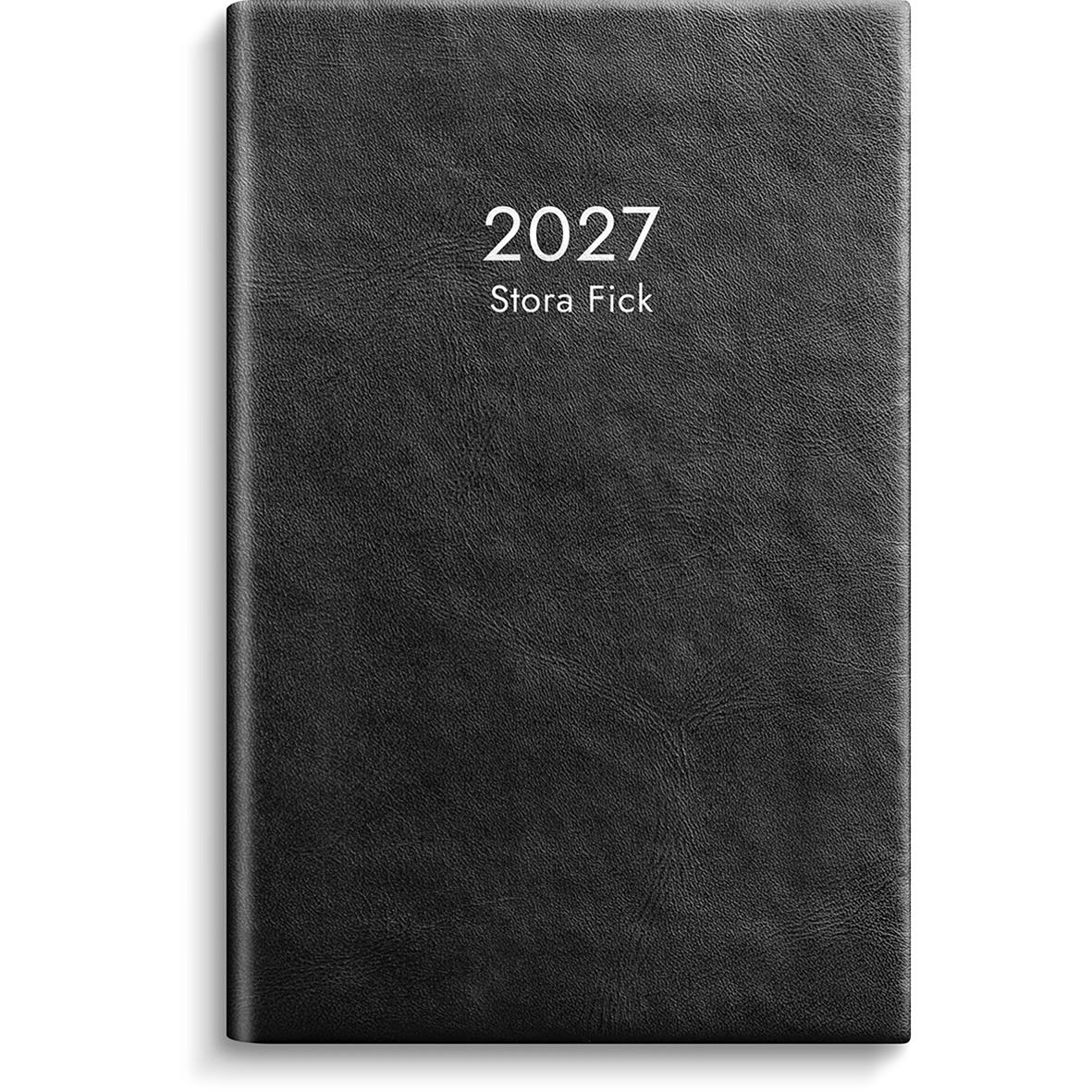 Svart konstläderalmanacka för 2026 med titeln Stora Fick