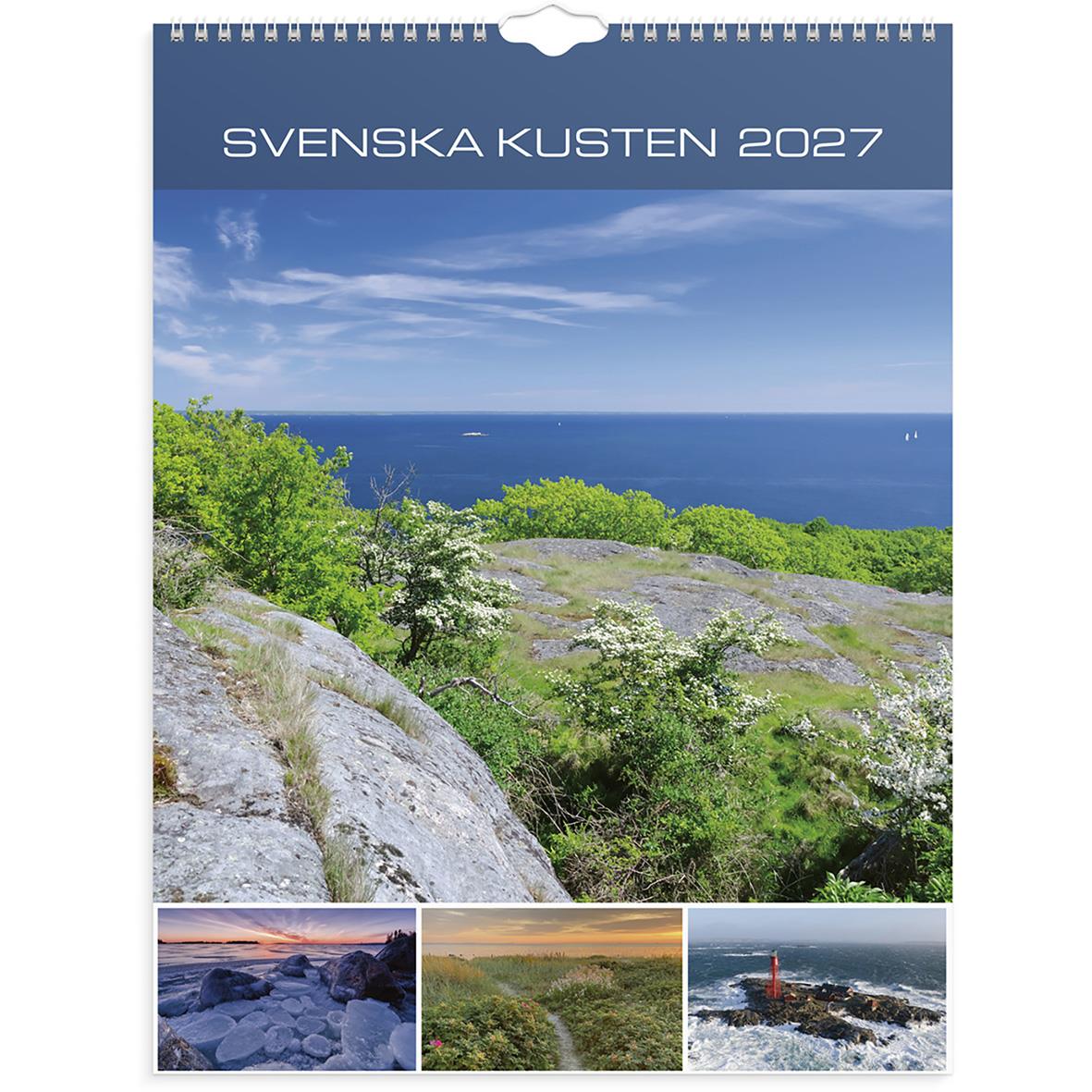 Väggkalender för Svenska kusten 2026 med bilder av kustlandskap, snö, båtar och träd