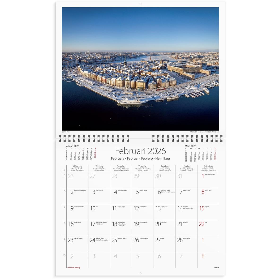 Väggkalender för februari 2026 med utsikt över Stockholm hamn och stad