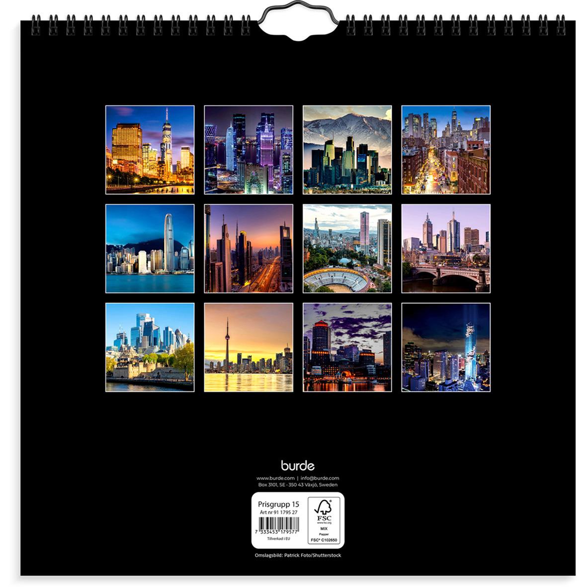 Väggkalender med skylinebilder från olika städer för 2026