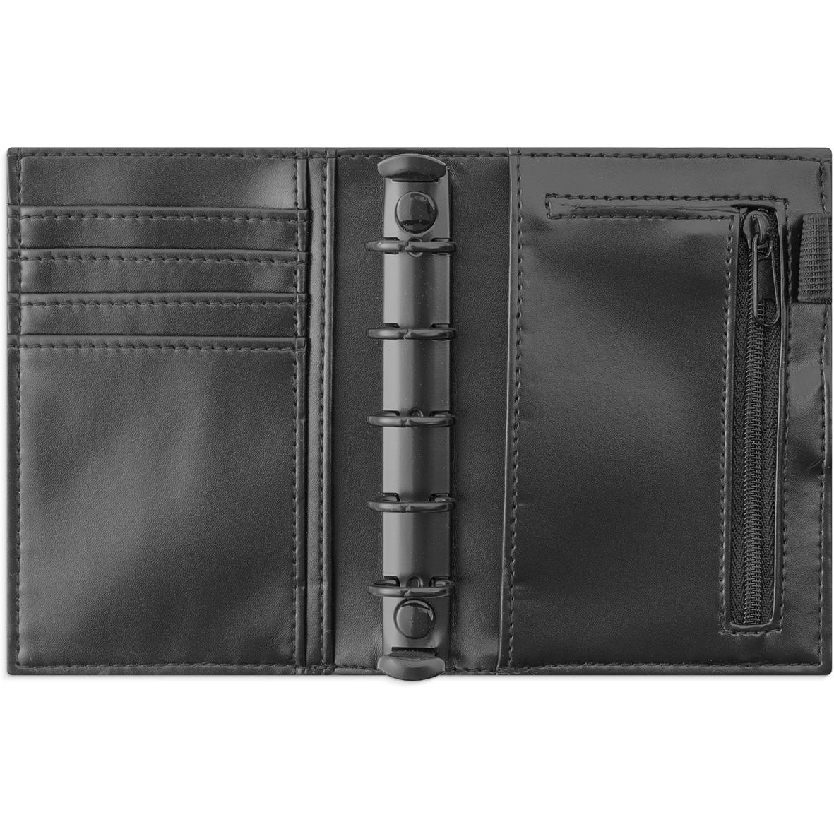 Svart systemkalender i konstläder med ringbind och flera fack för kort och småsaker