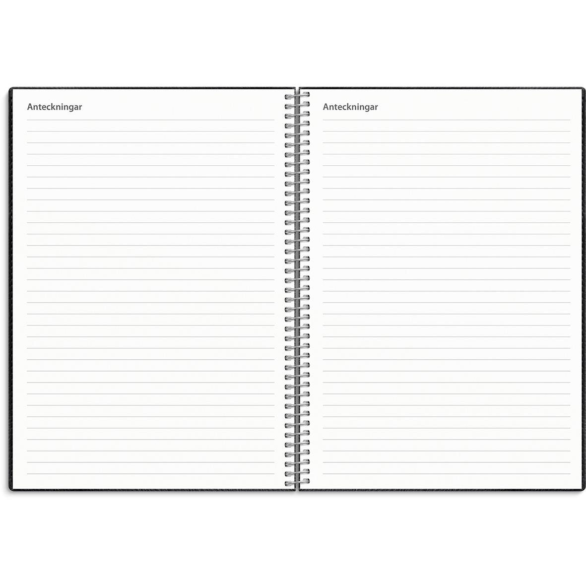 Svart A5 almanacka med spiralrygg och linjerade sidor för anteckningar
