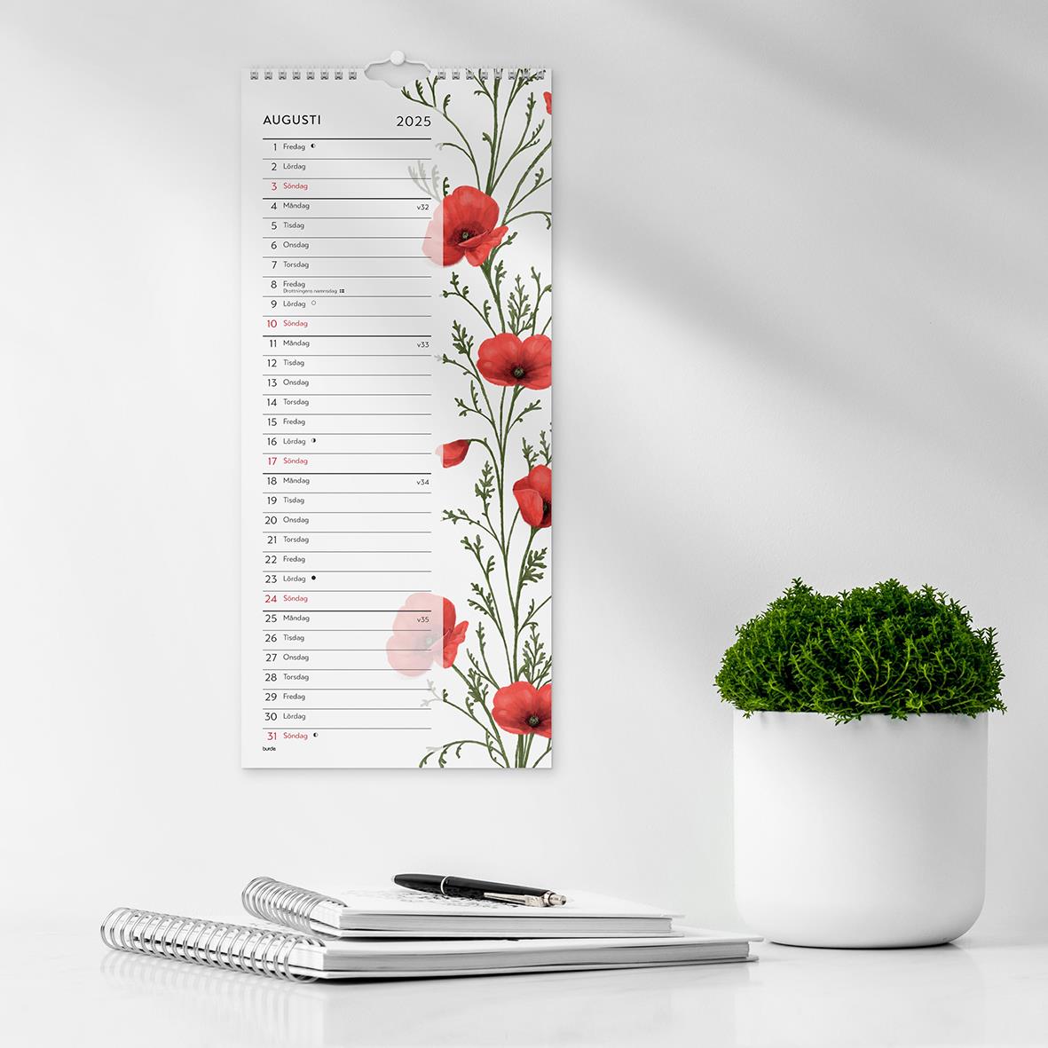 Väggkalender Burde 1779 Lilla Blomsterkalendern 2026 med blommor och augustimånad