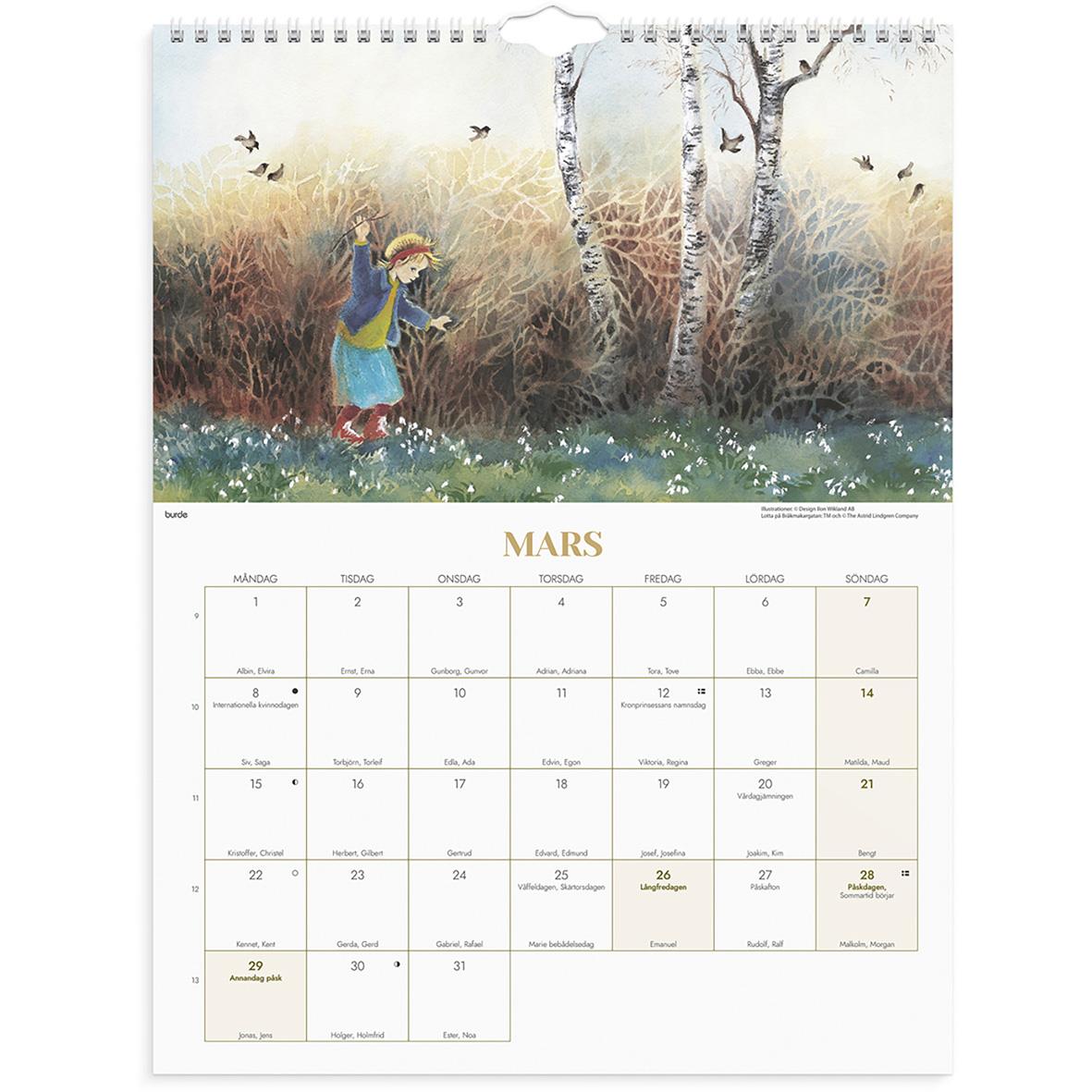 Väggkalender för november 2026 med illustration av en liten by och hus, skapad av Ilon Wikland