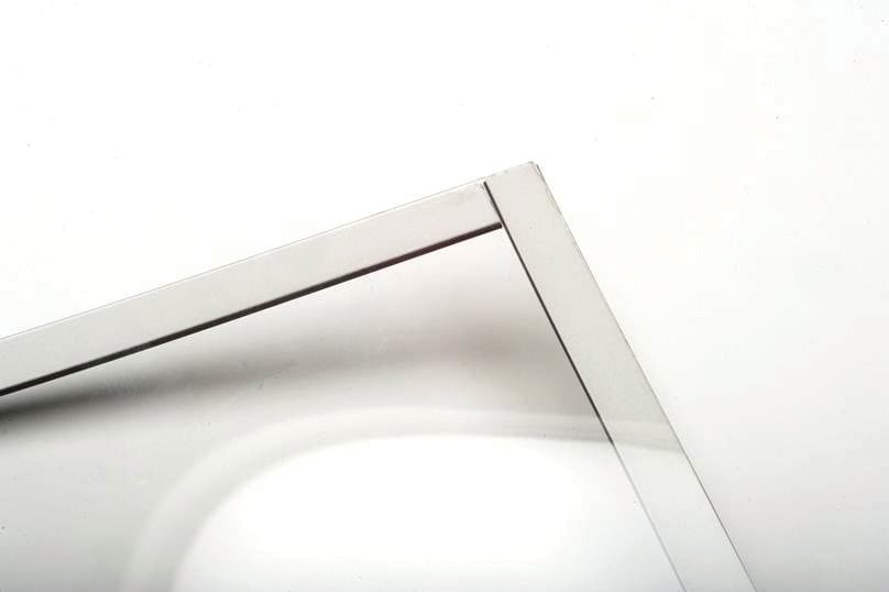 Frontplast med magnetband 50 x 70 cm, vit ram, hörn i metall