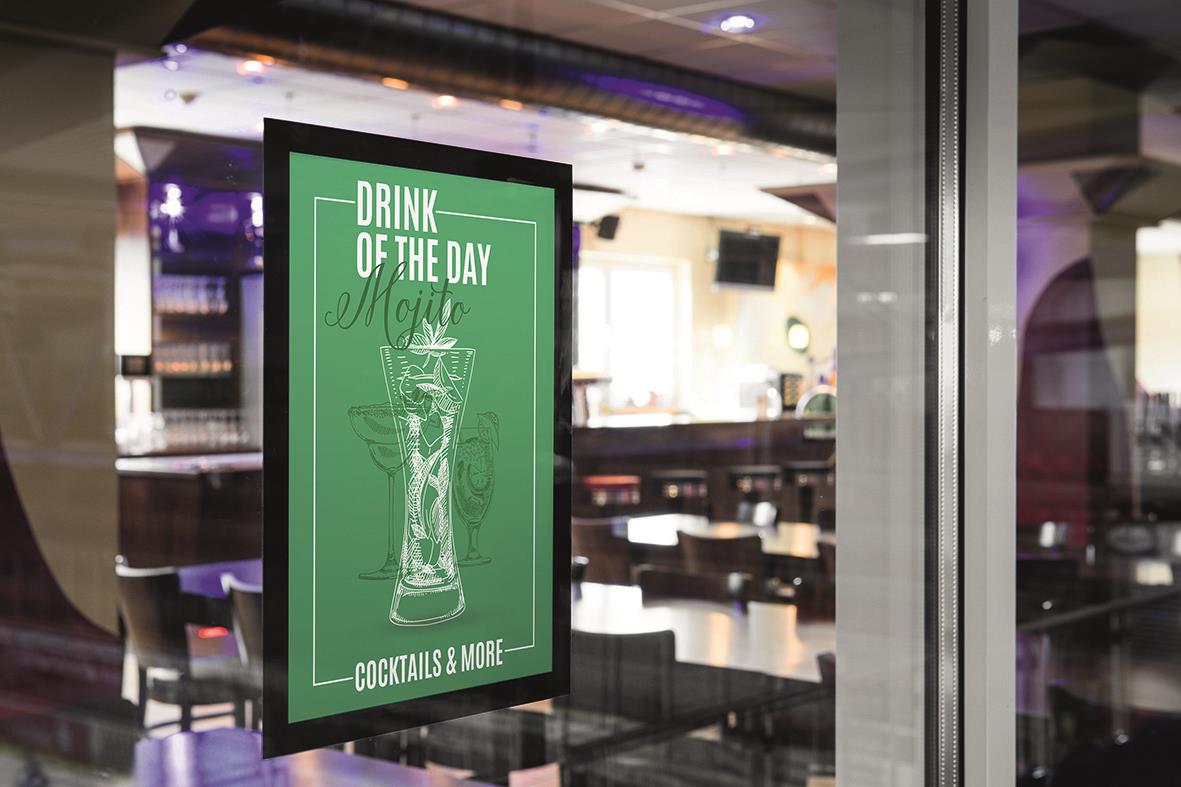 Informationsduraframe Sun Svart A4 med reklam för drink of the day och cocktails