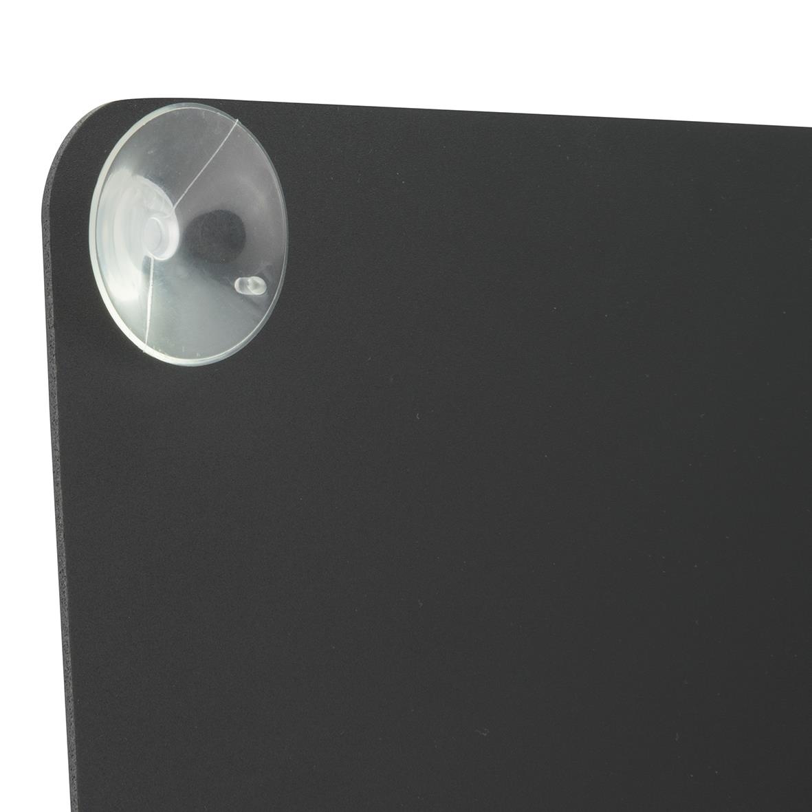 Svart dubbelsidig griffel med säkerhetsfunktion och rund magnet i övre vänstra hörnet, storlek 35,6x27,1cm