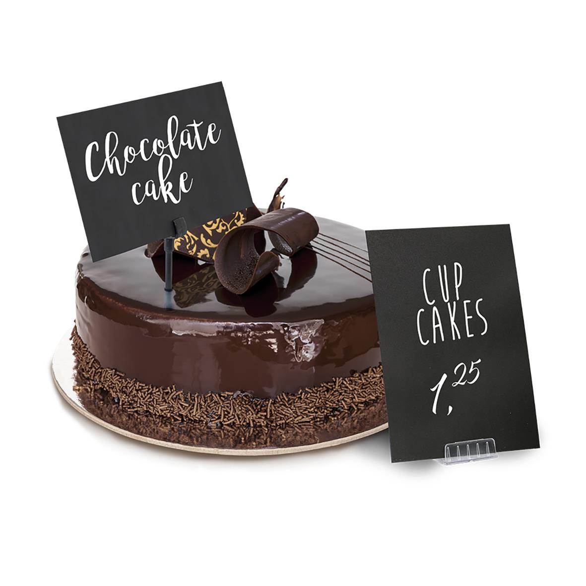 Svart griffelskylt med penna och hållare, visar texten Chocolate cake och Cup cakes 1,25