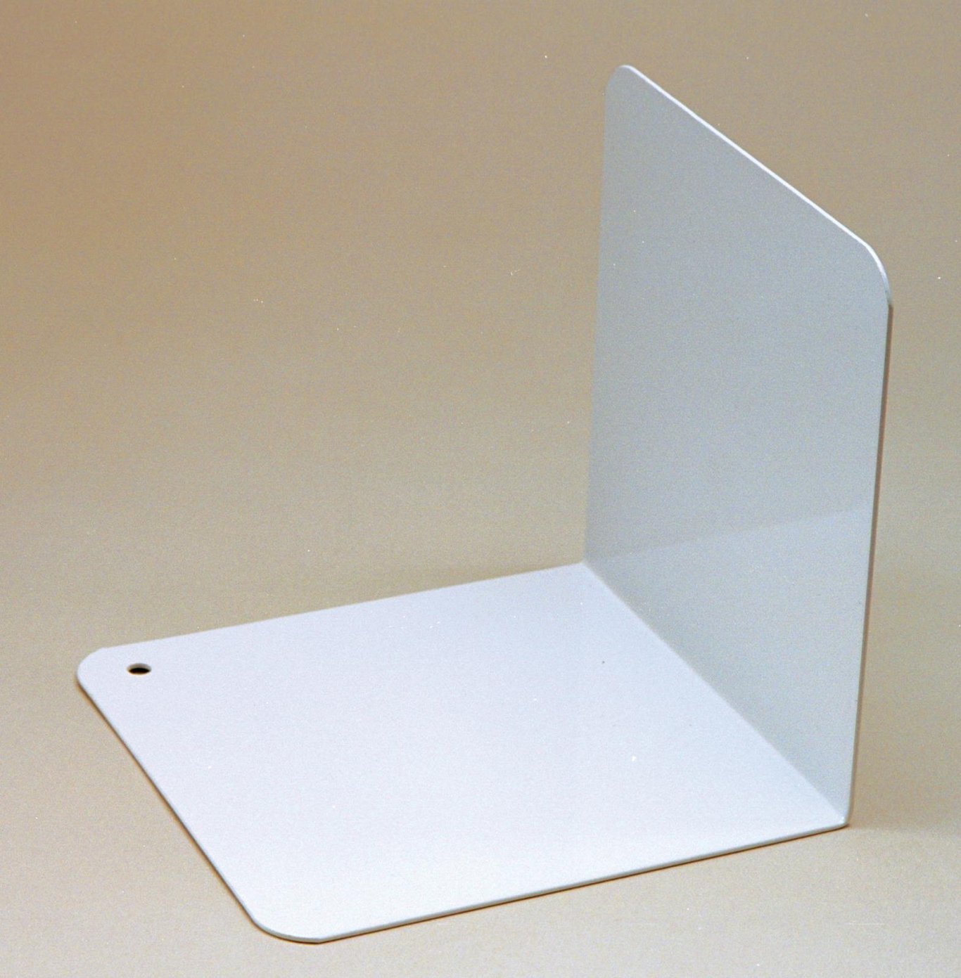 Bokstöd i vinkel av stålplåt, mått 125x125x125 mm