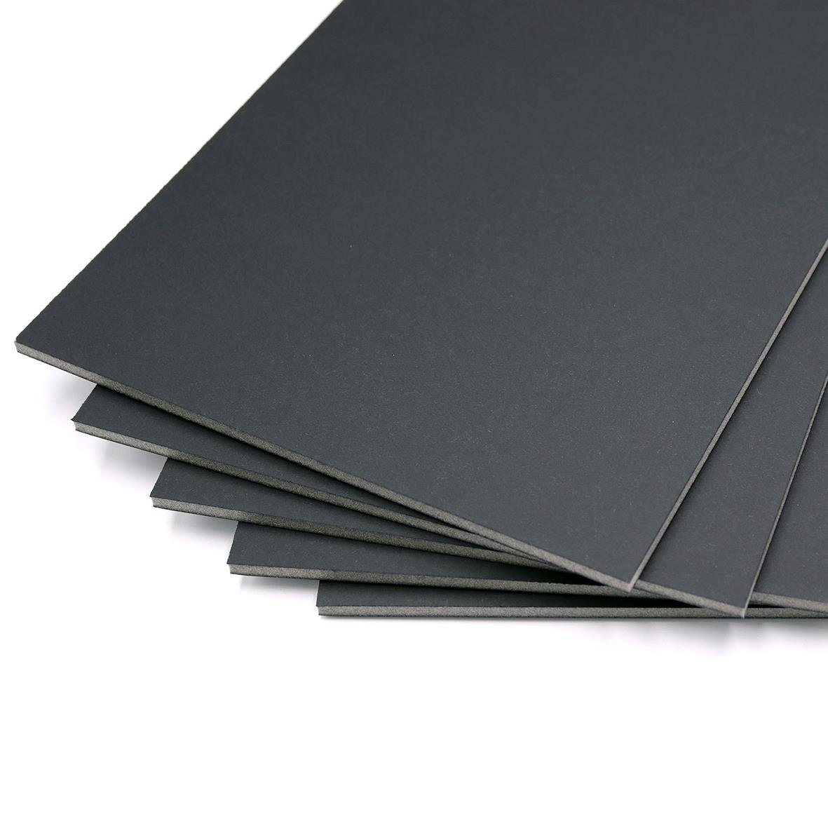 Svart kapaskiva 5mm tjock, 70x100cm, staplade