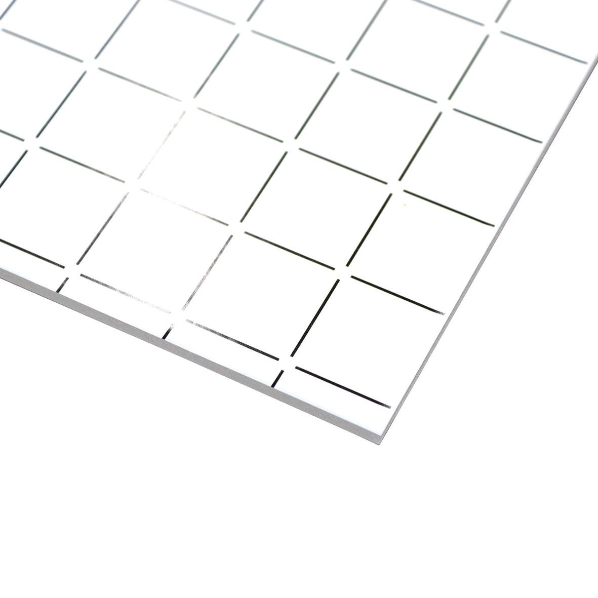 Vit självhäftande kapaskiva 5mm tjock, 70x100cm, i hörnet