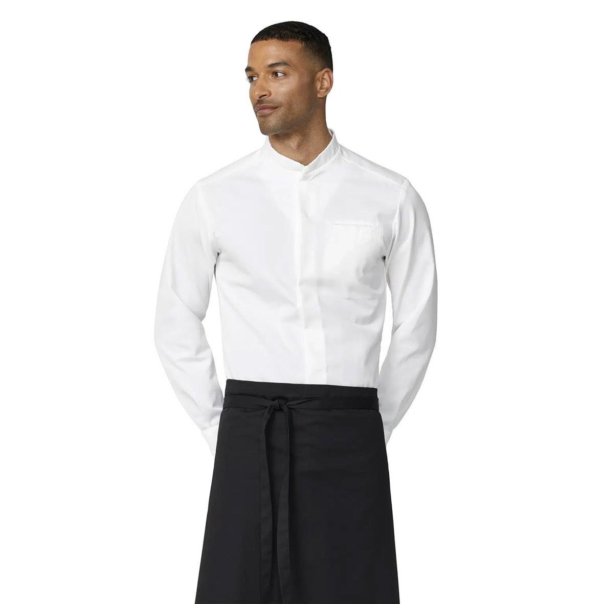 Kockjacka Kentaur vit i storlek M, långärmad och knäppt framtill