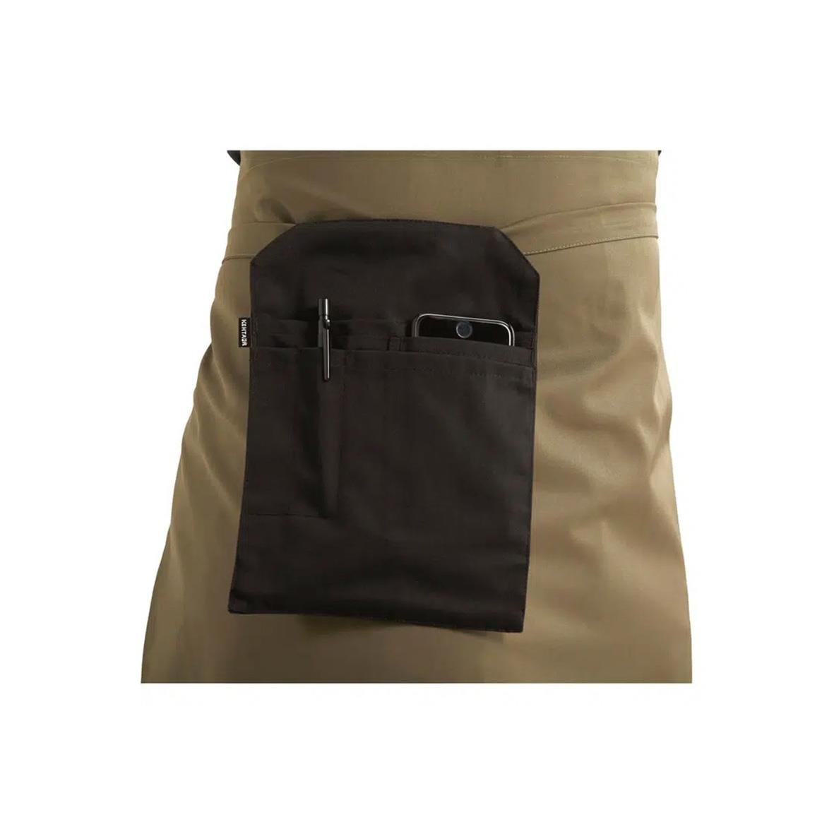 Svart serveringsväska Kentaur 4988 fäst på bordsduk