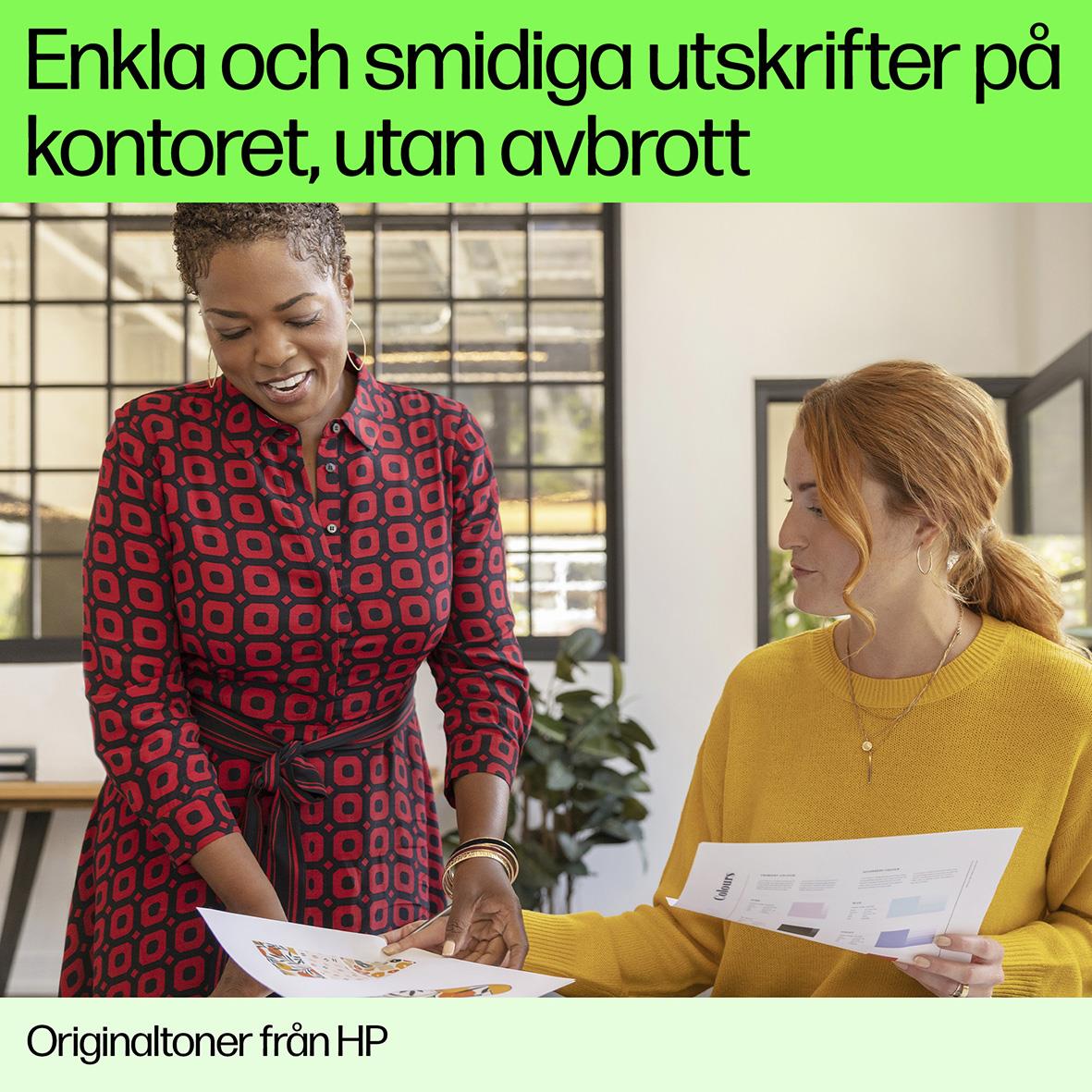 Två kvinnor i kontorsmiljö, en visar en utskrift för den andra, med text om enkla utskrifter på kontoret utan avbrott