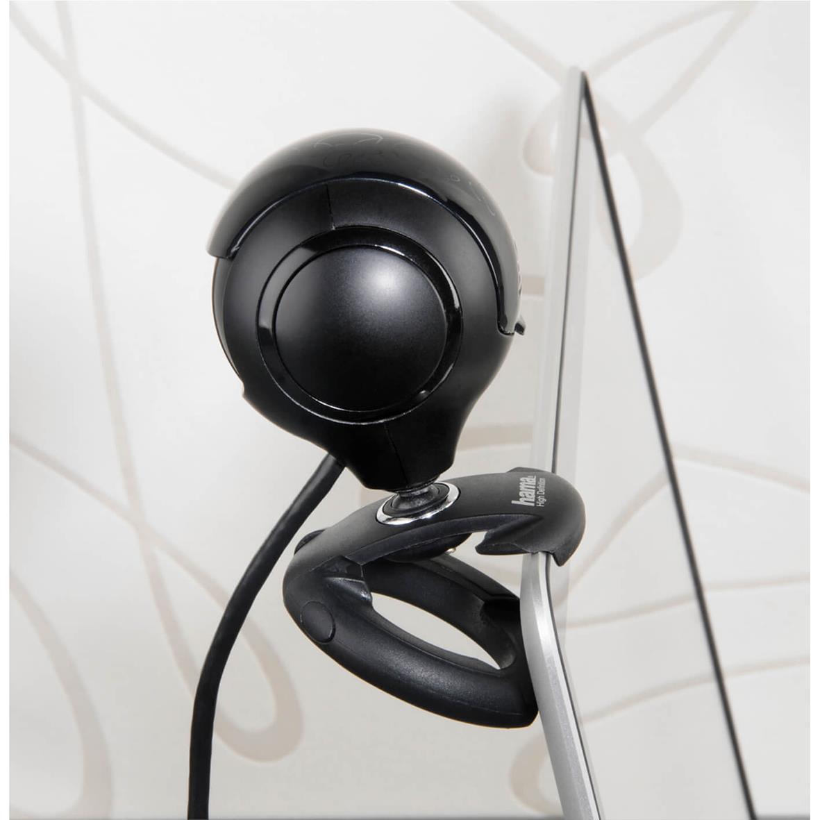 Webbkamera Hama HD Spy Protection svart monterad på vägg med kabel