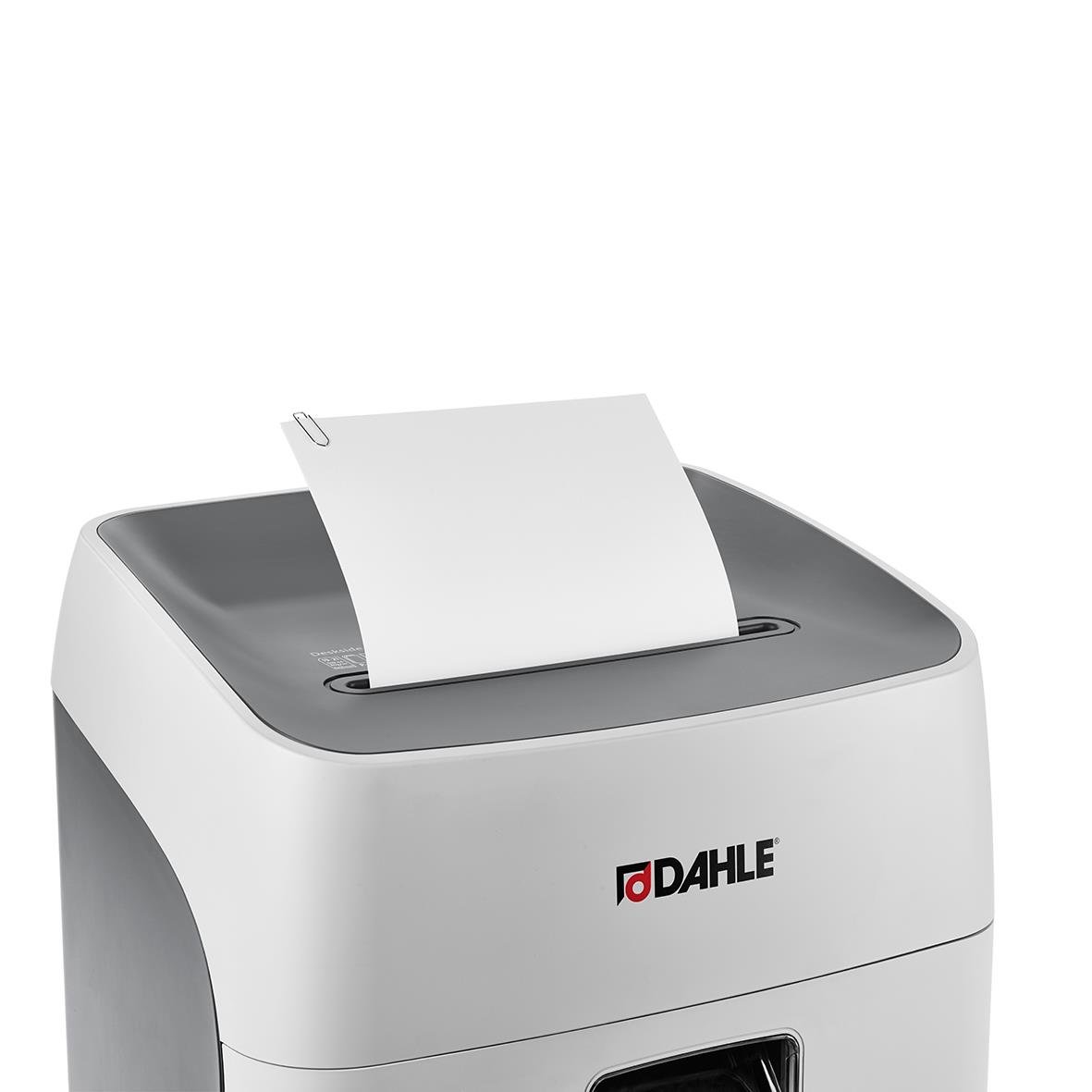 Dahle dokumentförstörare P4 med papper som matas in