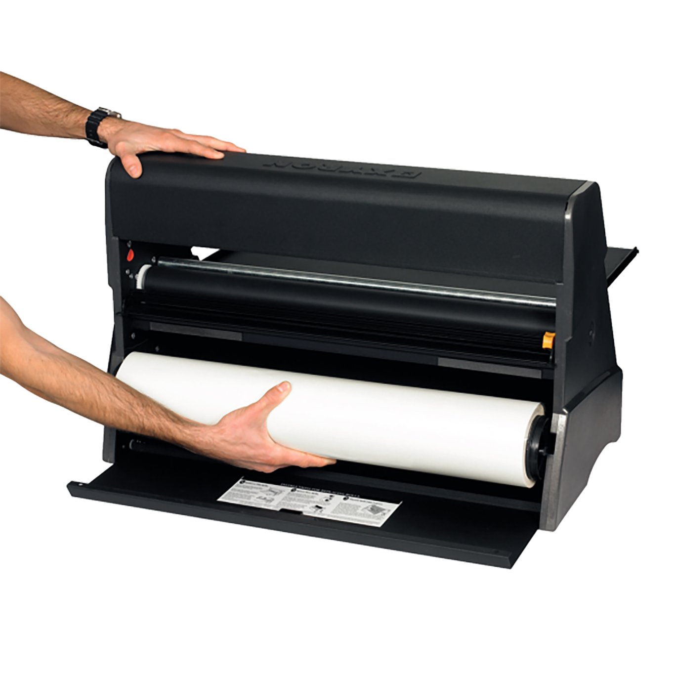 Lamineringsmaskin Xyron 2500 A1 med hand som placerar papper