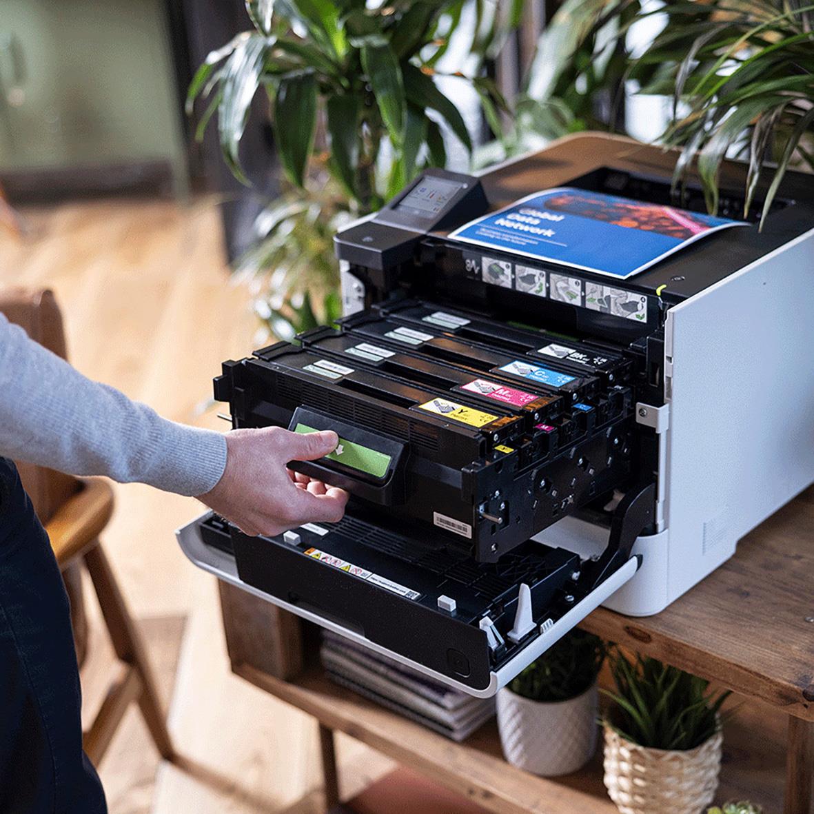 Färglaserskrivare Brother HL-L8430CDW med färgpatroner, användare fyller på toner