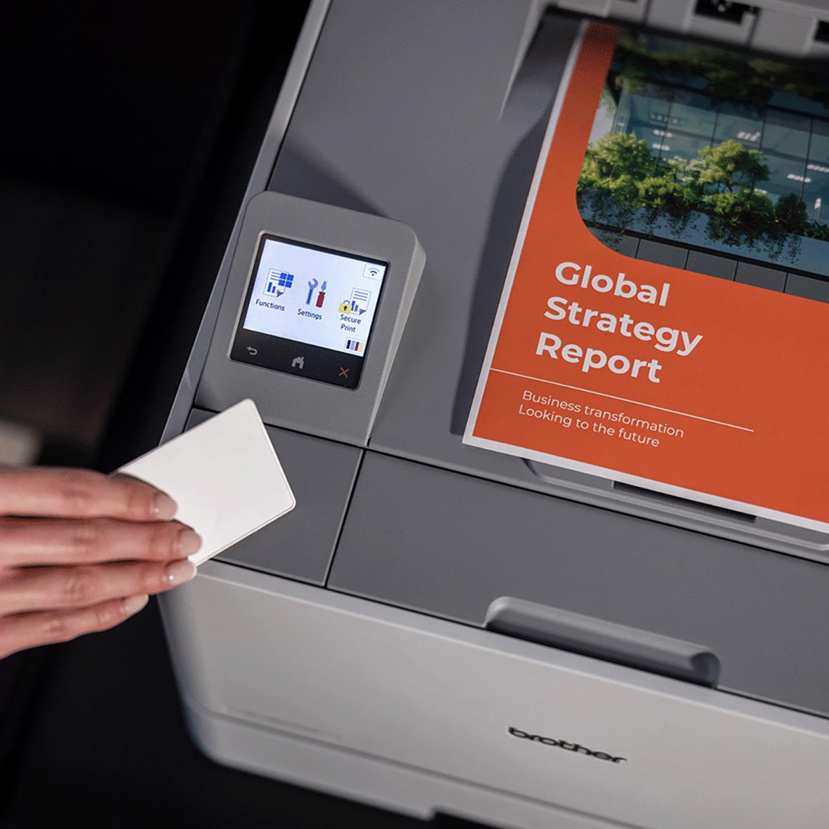 Färglaserskrivare Brother HL-L8570CDW som skriver ut ett dokument med rapporttitel Global Strategy Report