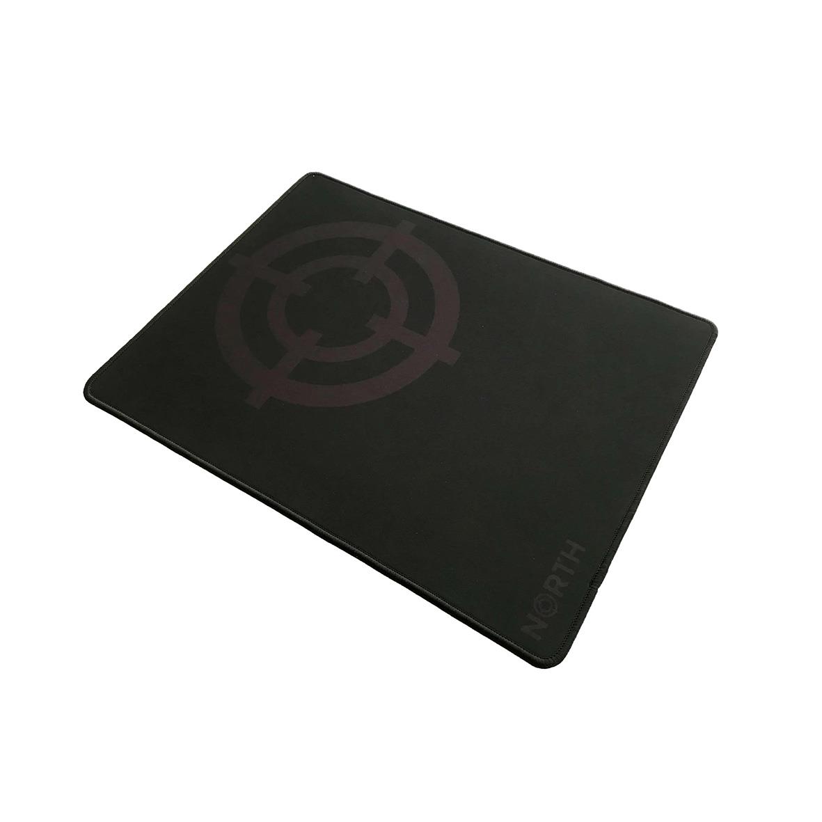 Svart gamingmusmatta i medium storlek 400x300mm med design