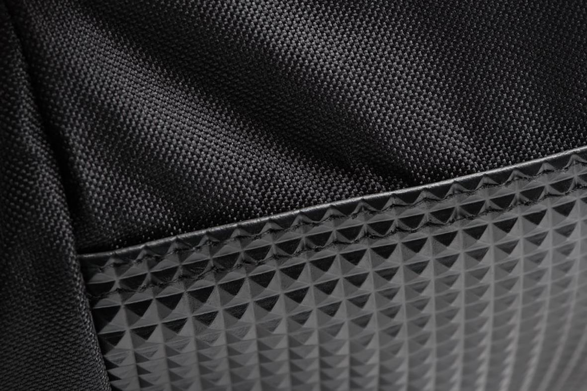 Svart ryggsäck Kensington SP25 för 15.6 tum med texturerad yta och vadderad ficka