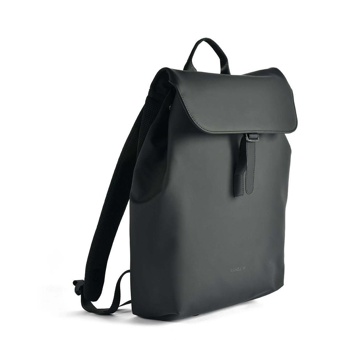 Svart ryggsäck RW Santa Monica med lock och handtag