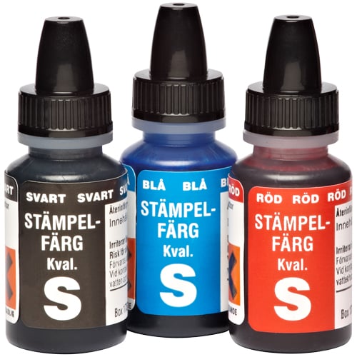 Tre stämpelfärgburkar i svart, blå och röd färg med svarta lock