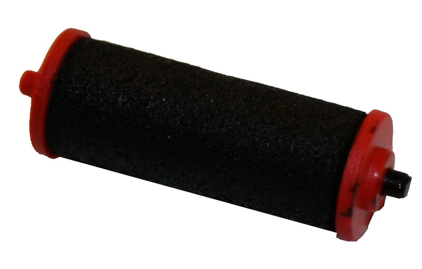 Svart färgrulle med röda ändar och liten svart knopp