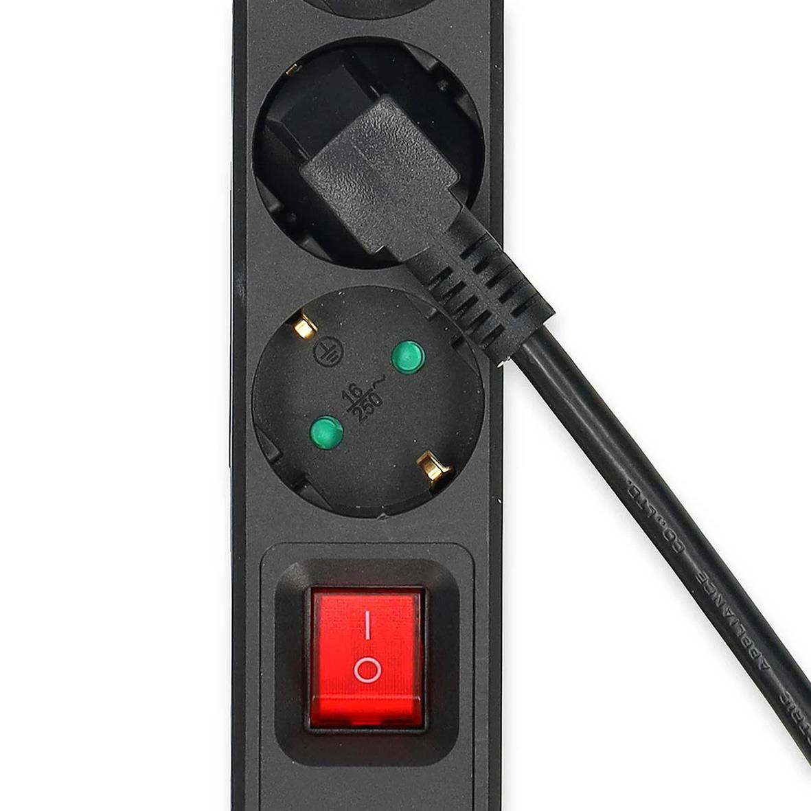 Svart grenuttag med 3-vägs USB-A/USB-C, jordad, strömbrytare och 1,5m kabel