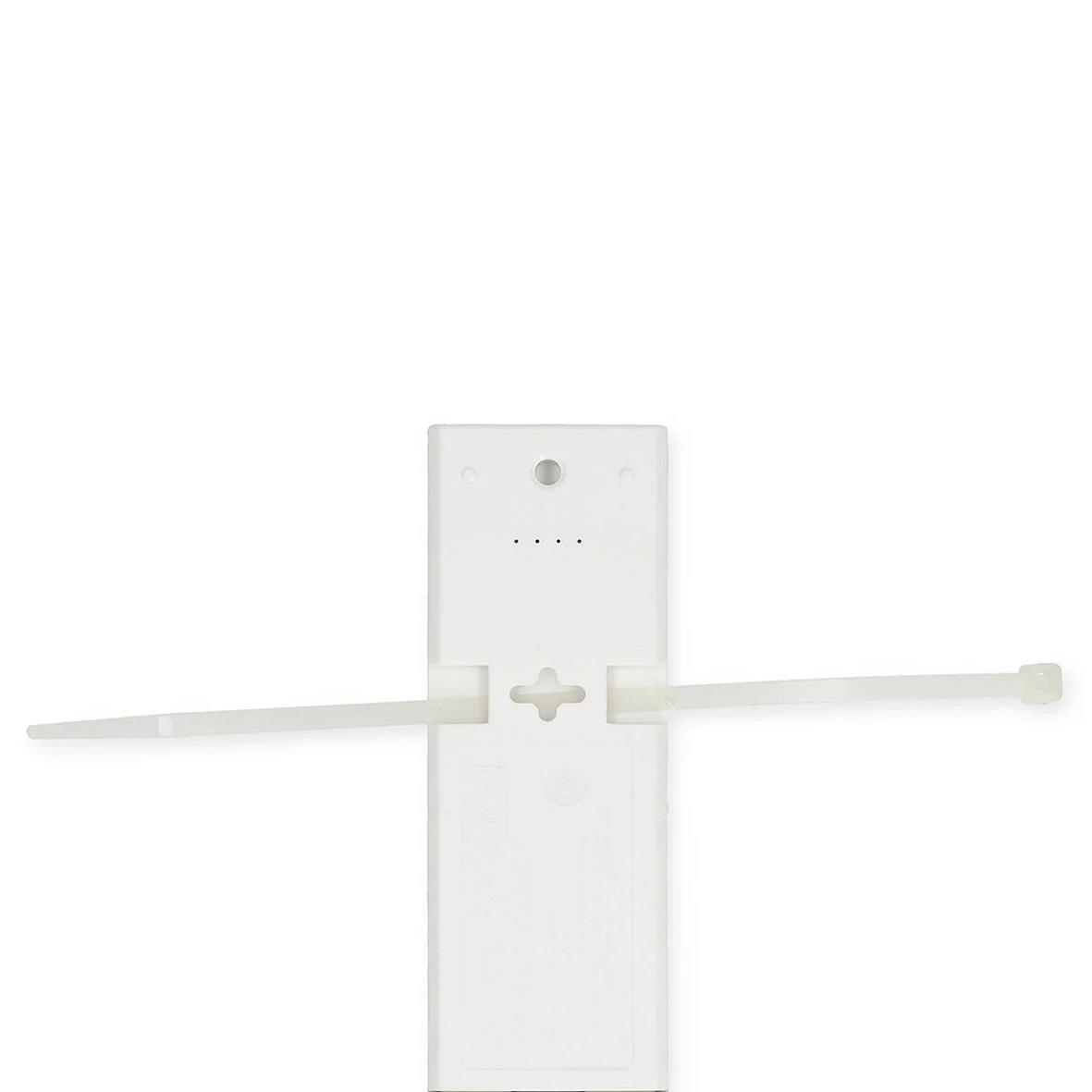 Vit 5-vägs grenuttag med USB-A/USB-C, jordad, brytare och 1,5m kabel