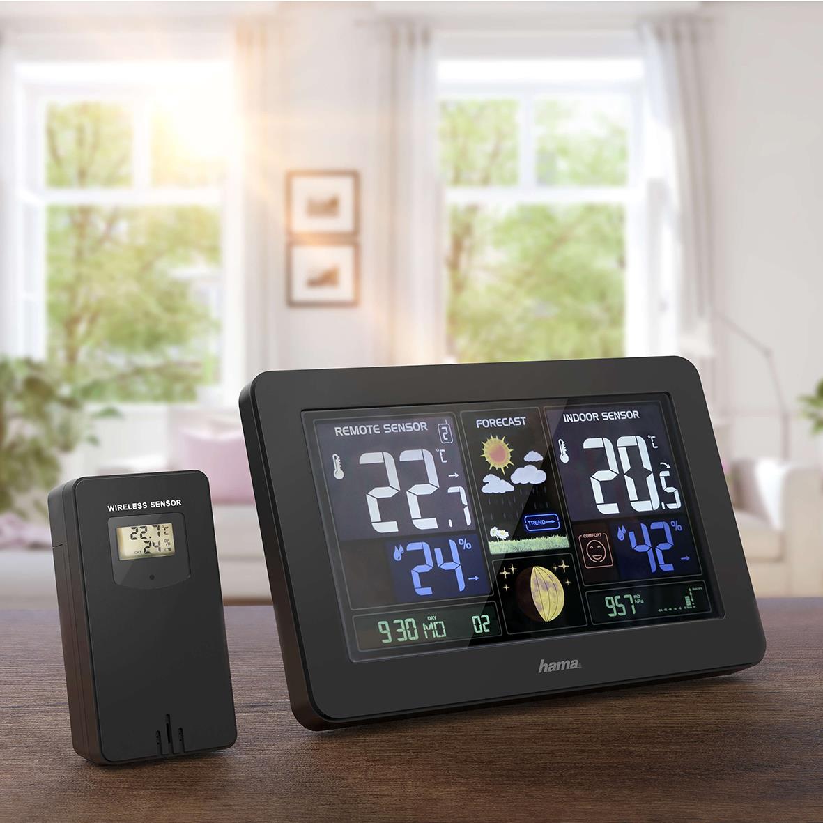 Väderstation Hama Premium med digital display och fjärrsensor på ett bord i ett ljust rum