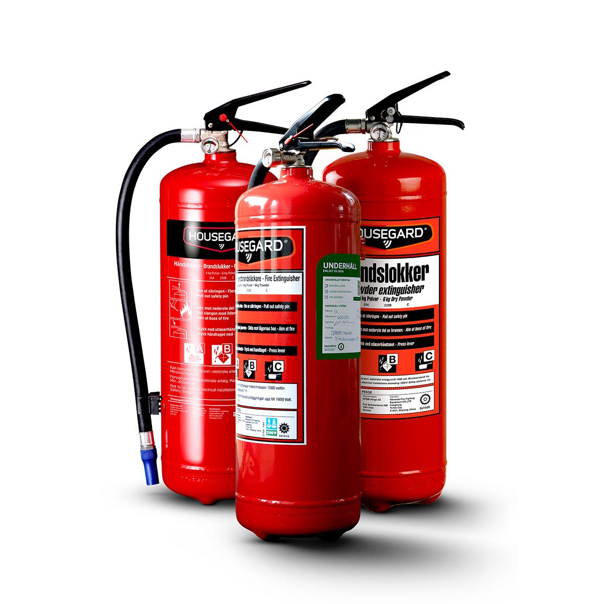 Tre röda brandsläckare Housegard Pulver ReUse 6kg