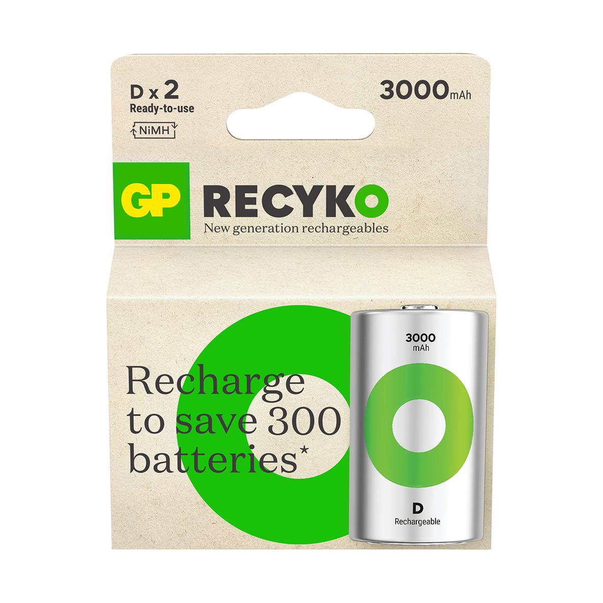 Batteri GP Recyko laddningsbart D 3000mAh, förvaras i förpackning med grönt och vitt design, visar att det kan laddas om och räcker för 300 batterier.